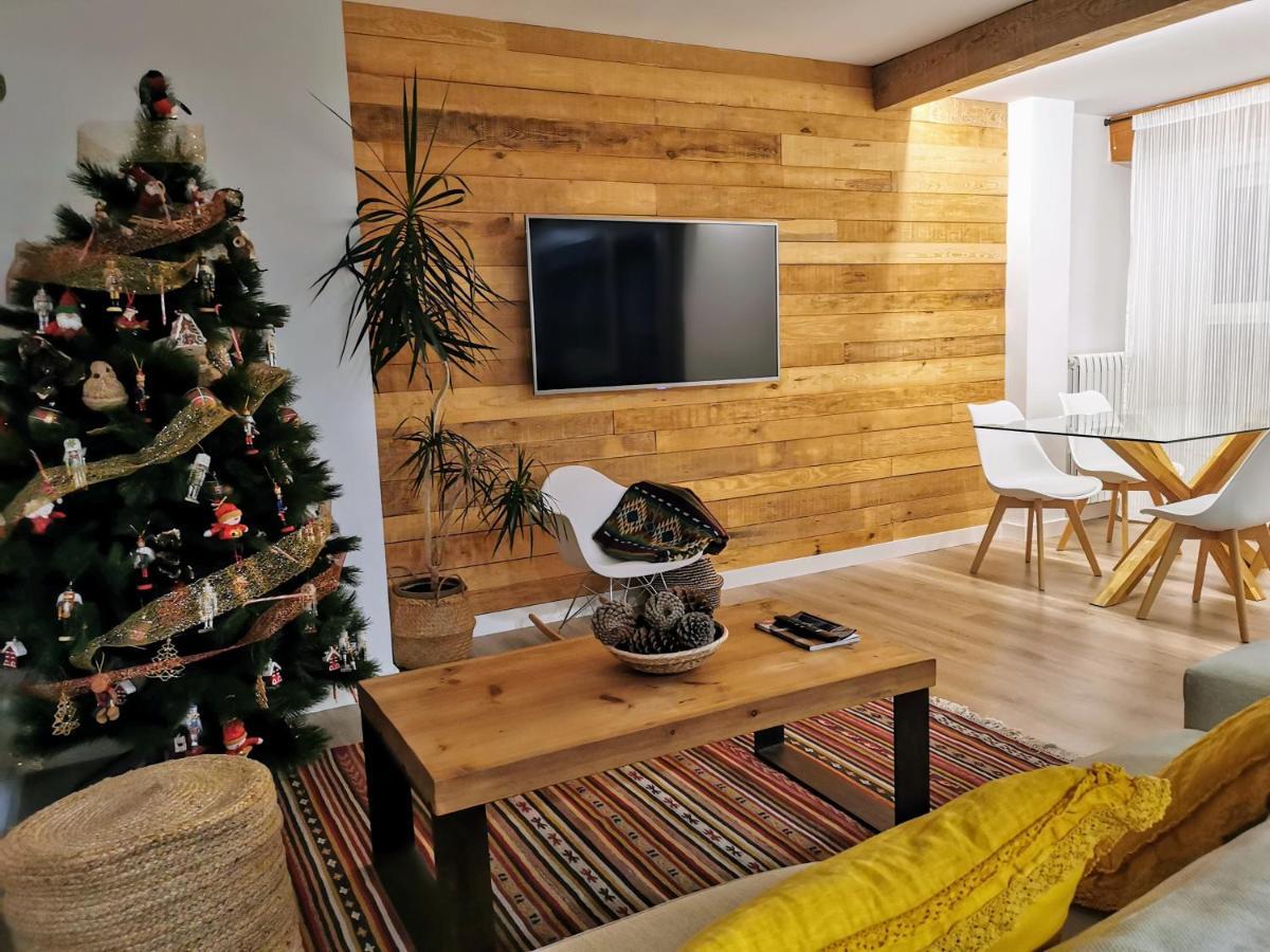 Ferienwohnung Oroel Jaca Exterior foto